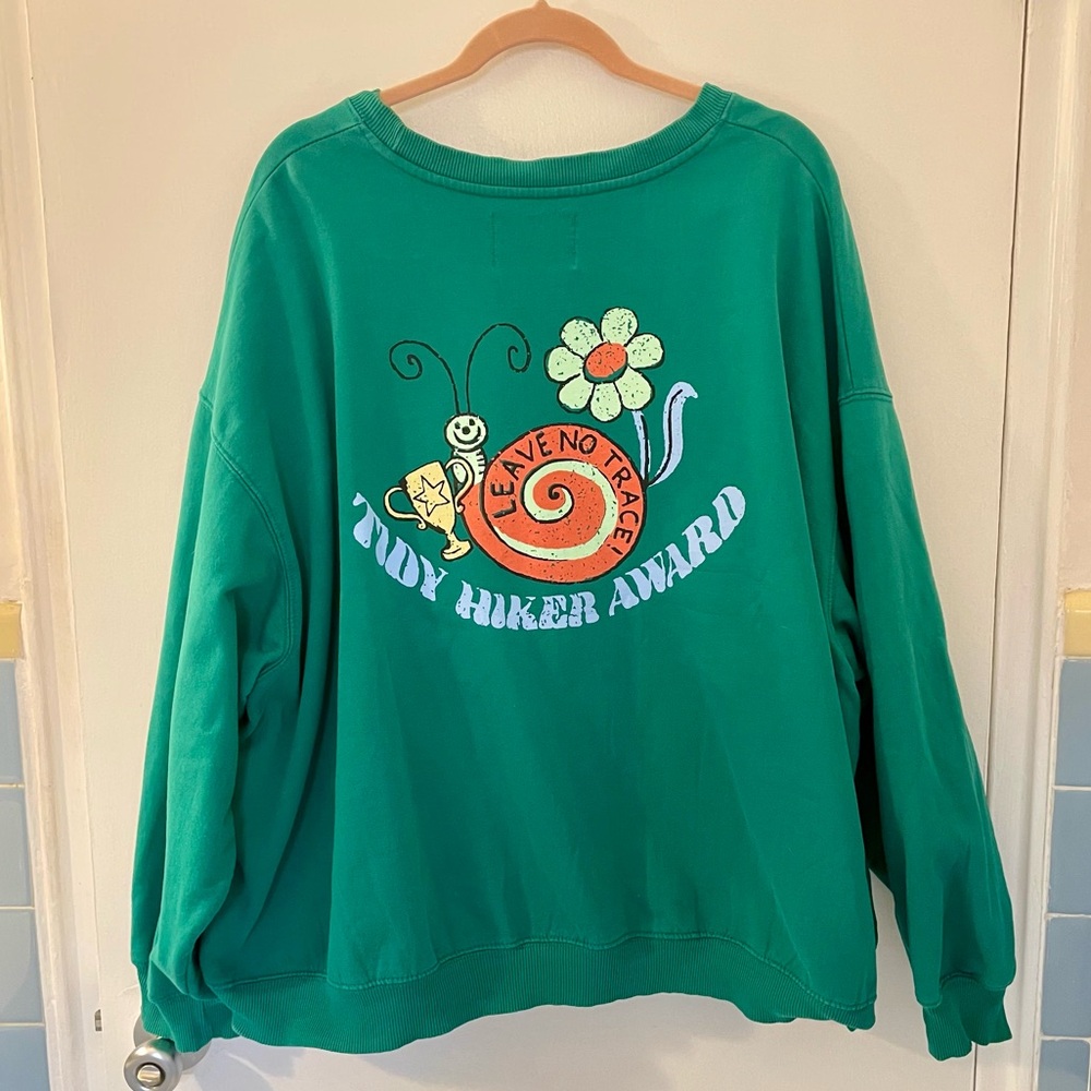 UO Leave No Trace Fleece Sweatshirt | Like New Condition